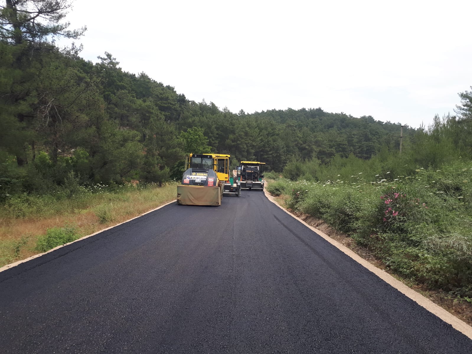 SELÇUK İLÇESİ ŞİRİNCE-ACARLAR VE ZAFER MAHALLELERİ ÜRETİM YOLLARI ÇİFT KAT TABAKA SATHİ ASFALT KAPLAMA