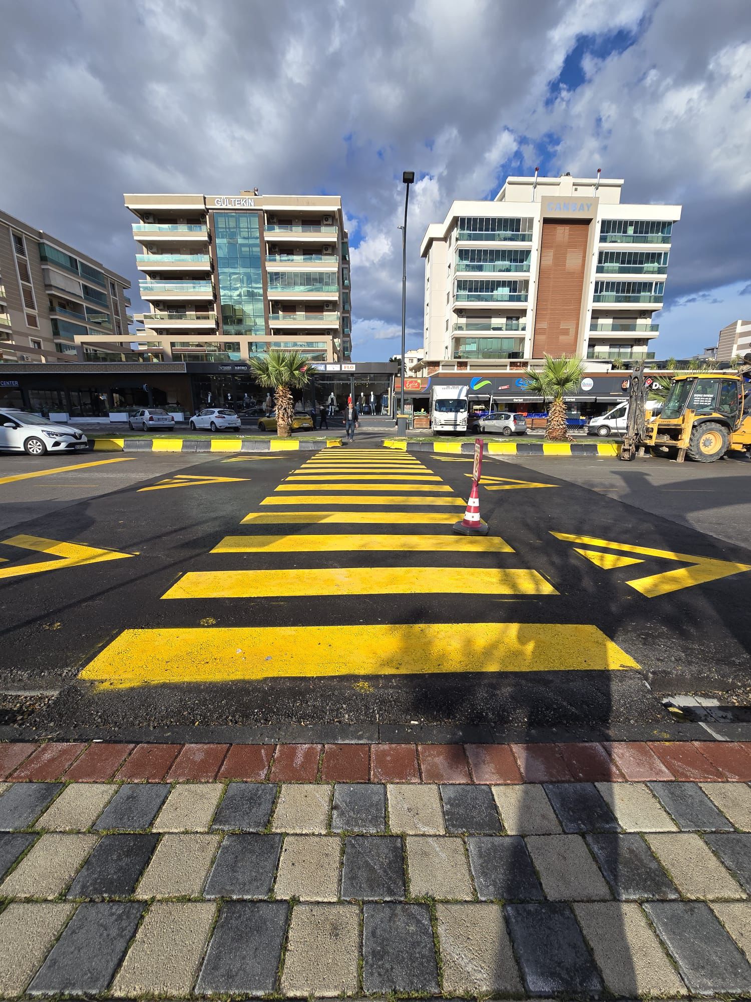 KASİS VE YÜKSELTİLMİŞ YAYA GEÇİDİ YAPILMASI İŞİ